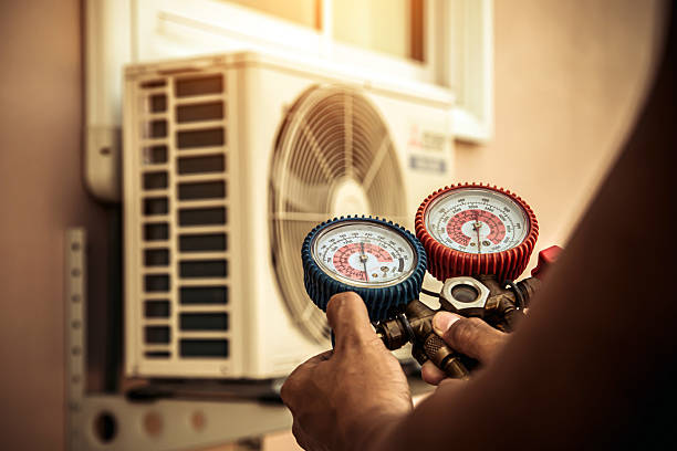 Professional Hvac technician working in Kenton, DE